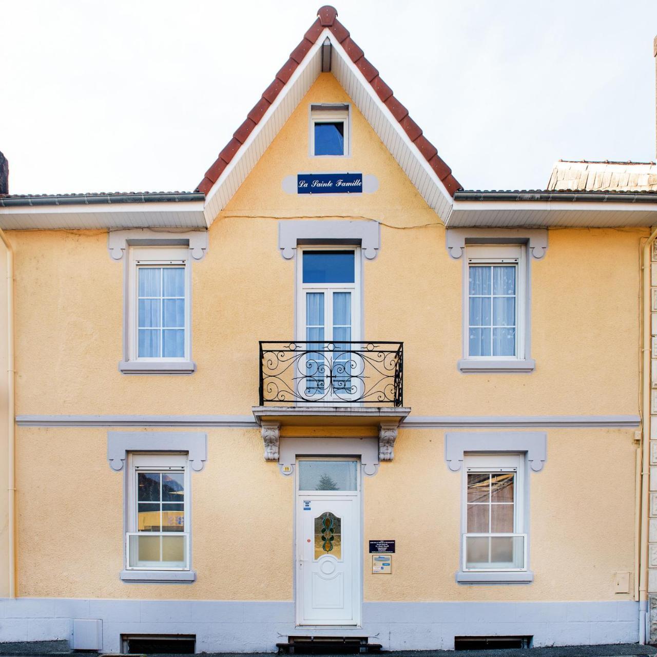 La Sainte Famille Hotel Lourdes Exterior photo